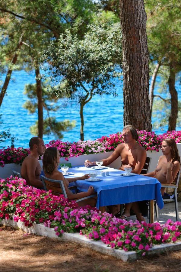 Maistra Camping Koversada Uncovered Naturist Mobile Homes Vrsar Eksteriør billede